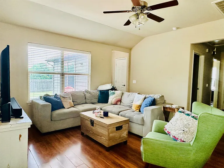 7521 Cedar Edge Dr — Photo 10