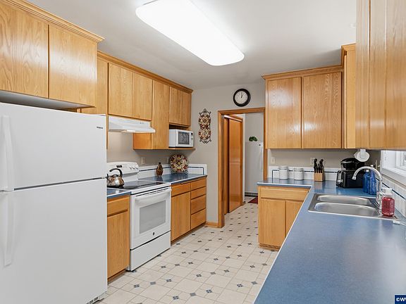 5th image of 206 NW Benton Pl