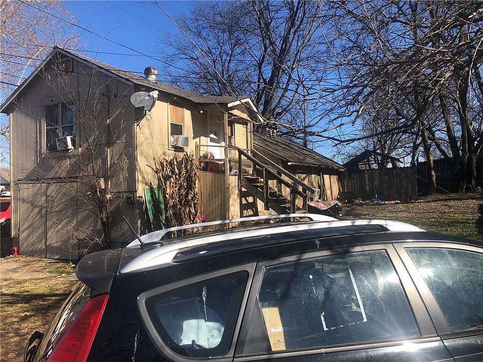 2nd image of 109 S 13th St
