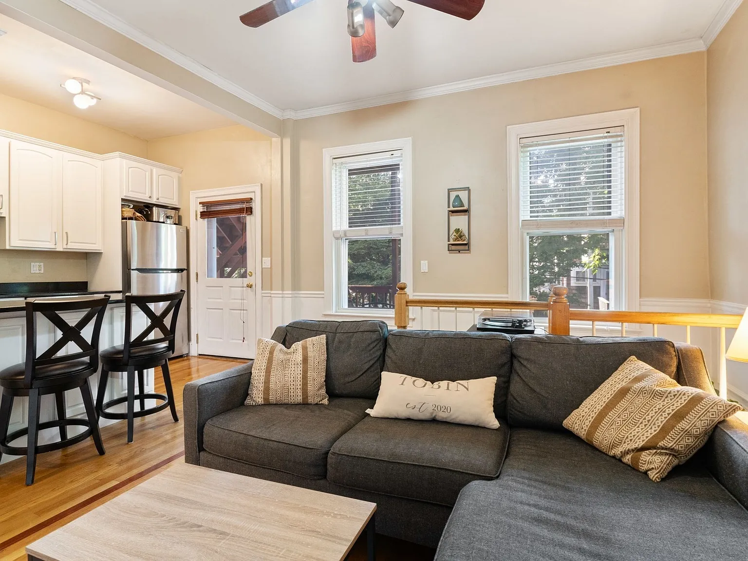 2 bed, 1.0 bath, 772 sqft, $3,000 — Photo 2