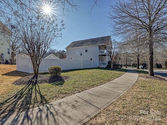 4th image of 10020 Vanguard Pkwy