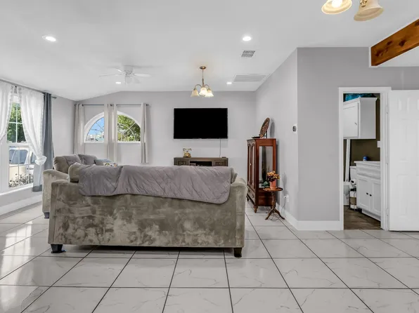 8814 Clifford St, White Settlement, TX 76108