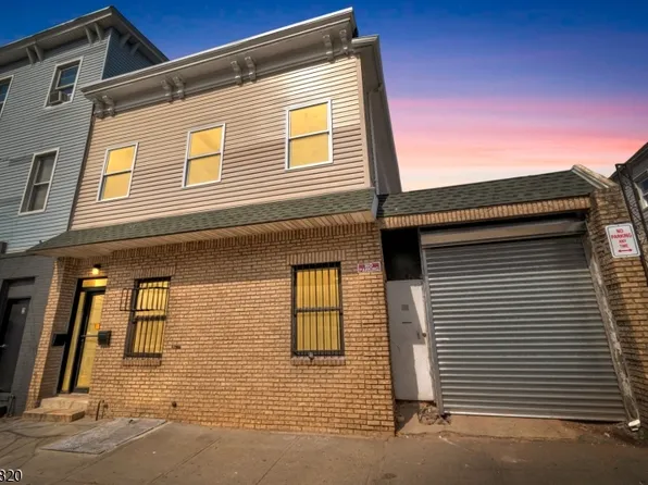 4 1st St, Elizabethport, NJ 07206