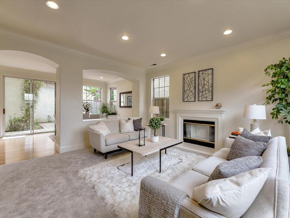 1st image of 688 Villa Centre Way
