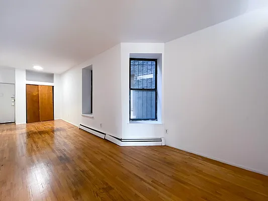 Rented by City Connections Realty | media 27