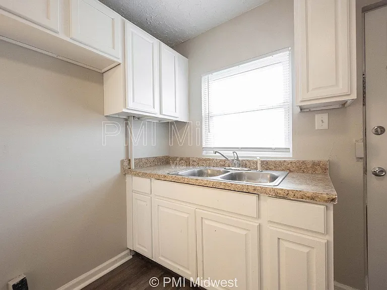 524 W 23rd St #2 — Photo 21