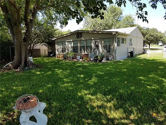 3rd image of 1102 Aransas Dr