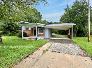 2365 Blecker Dr, Winston Salem, NC 27107