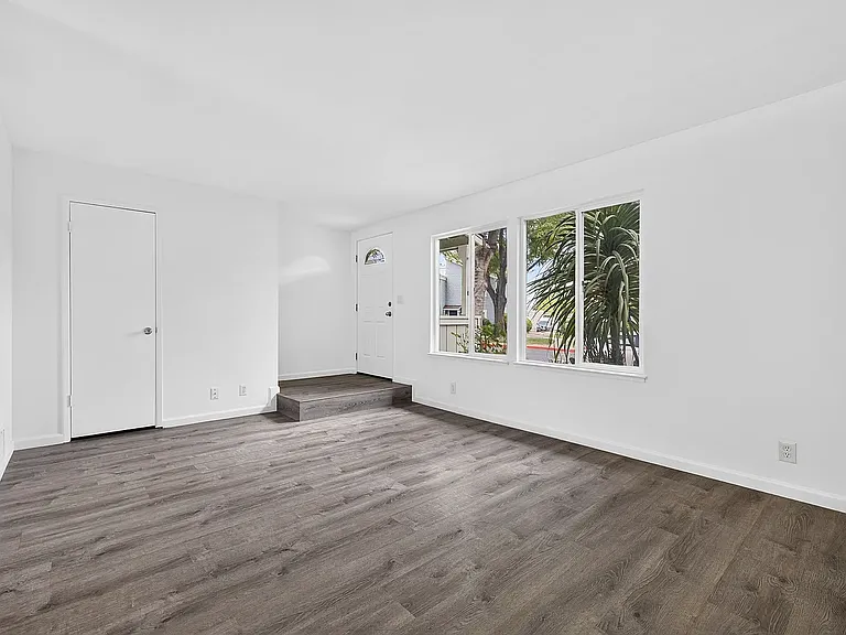 802 Bayside Ct — Photo 7