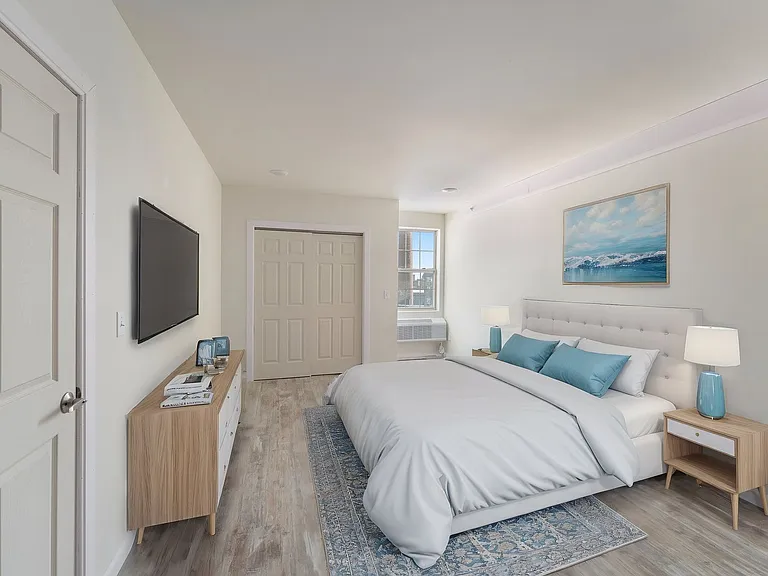 Pine Street Apartments — Photo 6