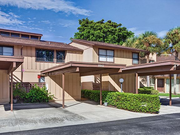 3rd image of 9942 Royal Palm Boulevard