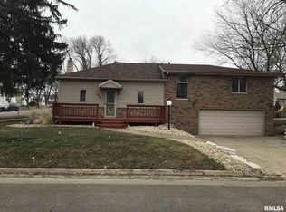 208 W Court St, Roanoke, IL