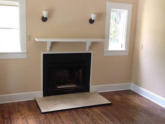 4th image of 4442 Nelson Ave