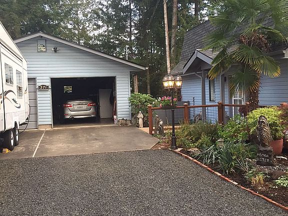 4th image of 371 E Treasure Island Dr
