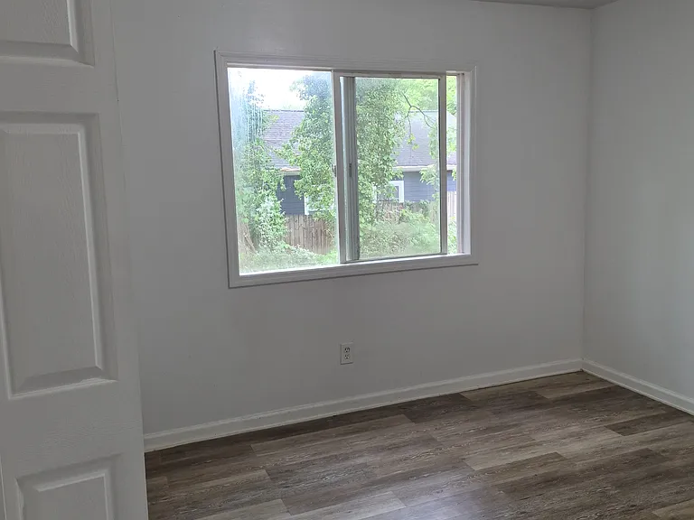1277 Greenwich St SW #3 — Photo 9