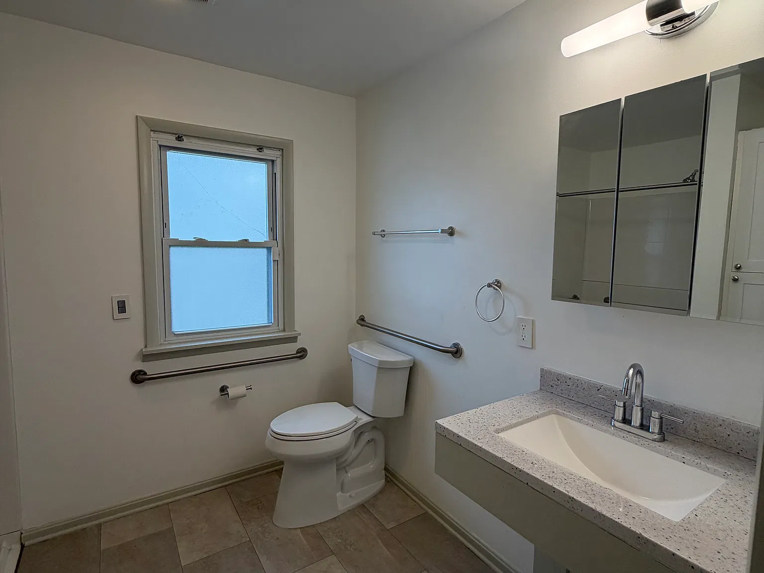 4 bed, 1792 sqft, $2,000 — Photo 3