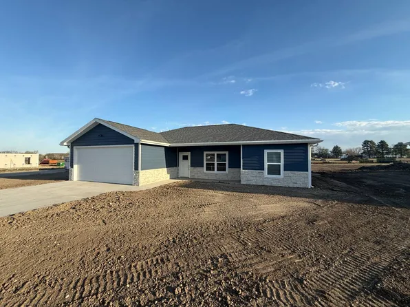 203 E 21st St, Beloit, KS 67420