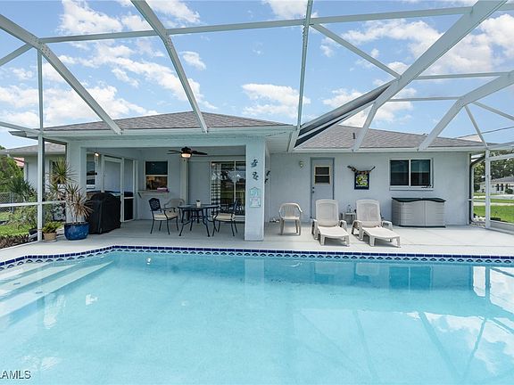 3rd image of 928 SE 5th Pl
