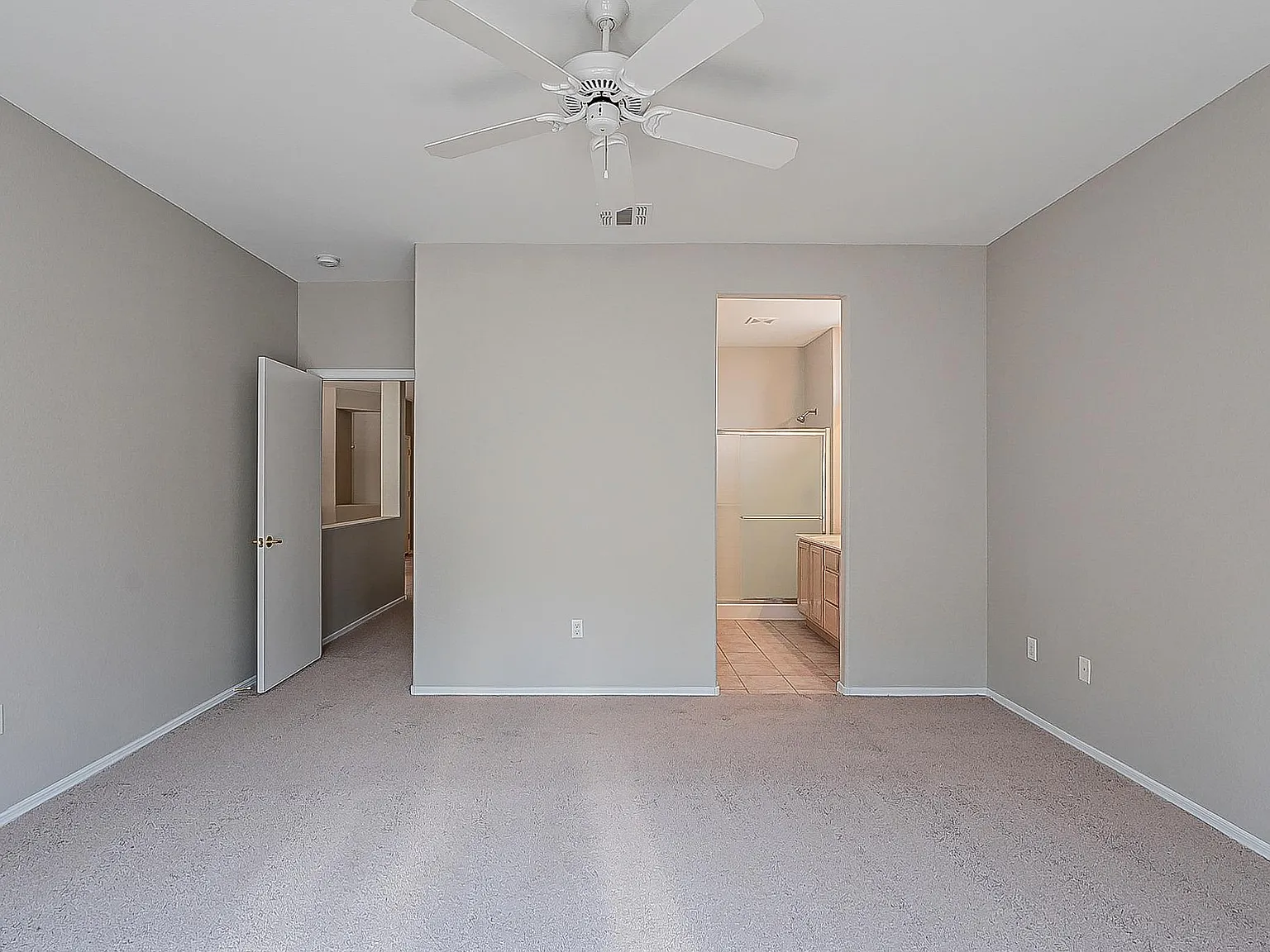 3 bed, 1590 sqft, $2,280 — Photo 4