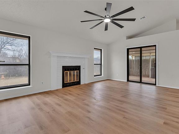 4th image of 11241 Cimarron Dr