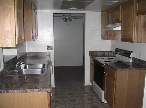 4th image of 7922 Segovia St