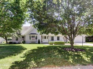 2215 Windsong Dr, Findlay, OH 45840