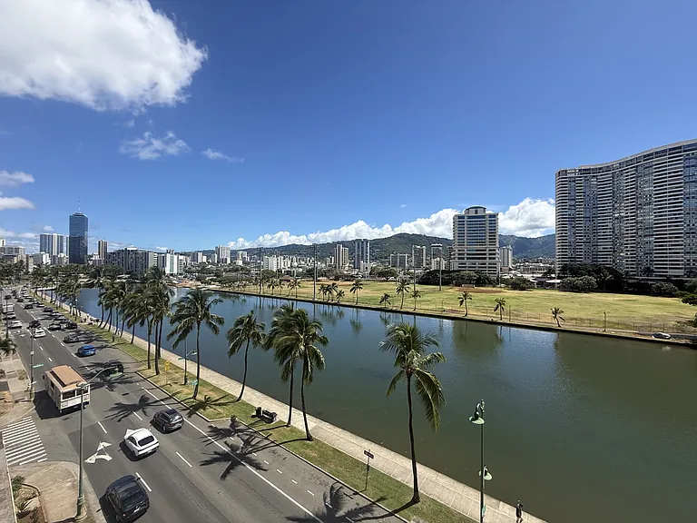 2015 Ala Wai Blvd — Photo 2