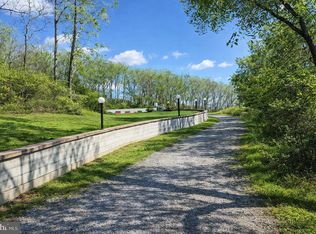 1815 Walnut Grove Dr, State College, PA 16801