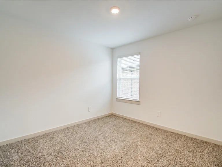 7911 Murciana Dr — Photo 10
