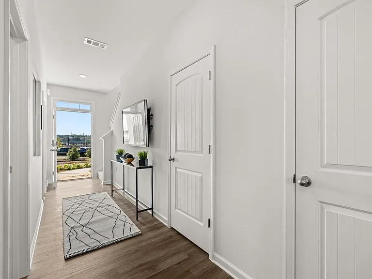 5976 Skylar Dr — Photo 2