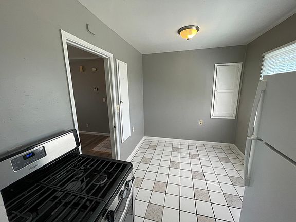 4th image of 2750 Florence Ave APT 10