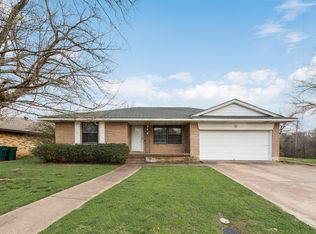 926 Harrington Dr, Cedar Hill, TX 75104