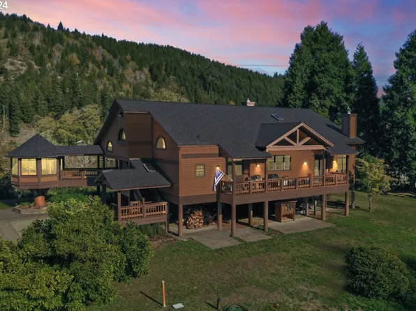 10261 Sweet Creek Rd, Mapleton, OR 97453