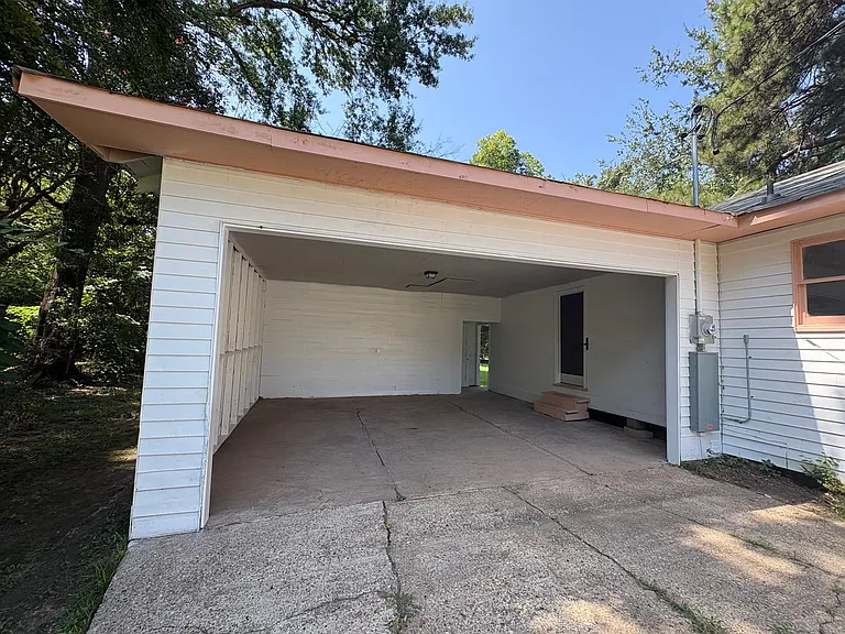 2617 Regent St — Photo 4