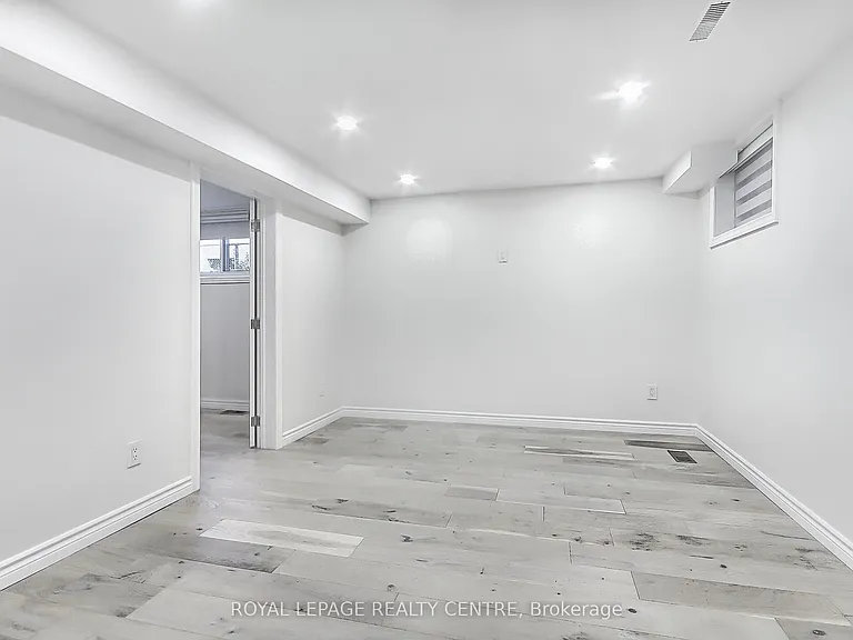 1087 Orchard Rd #LOWER — Photo 17
