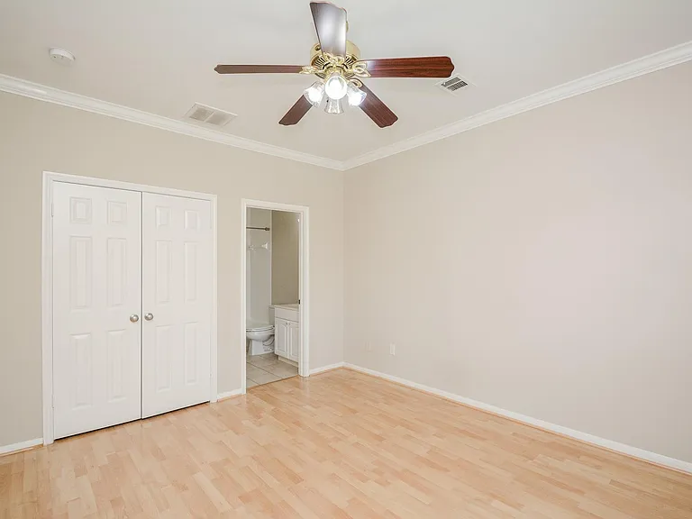 1307 Prospect St — Photo 33