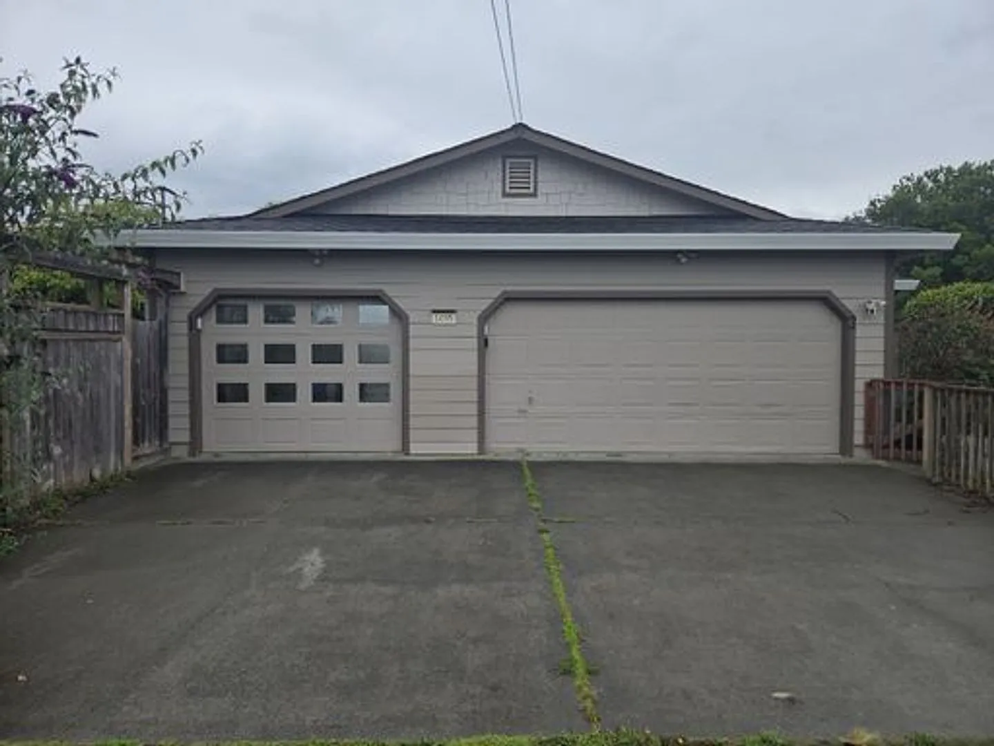 1655 - 1659 Fischer Ave. PRM: Andrew  — Photo 1