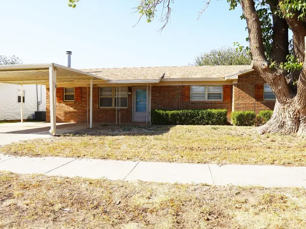 704 6th St, Wolfforth, TX 79382