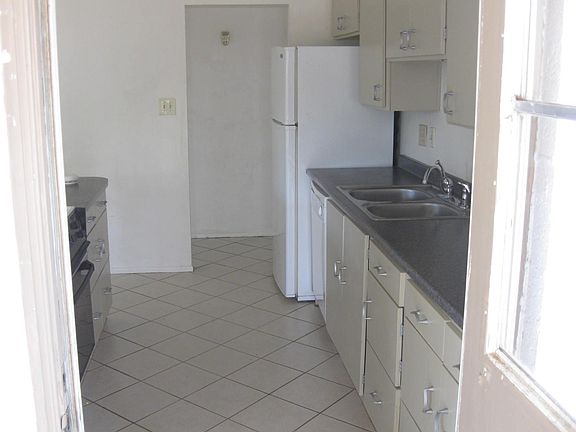 3rd image of 108 W Fairmont Dr