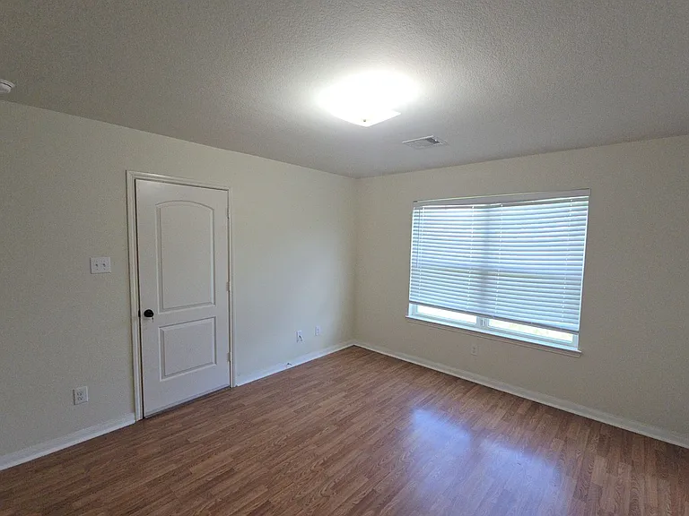 2303 Golden Brandy Ln — Photo 8