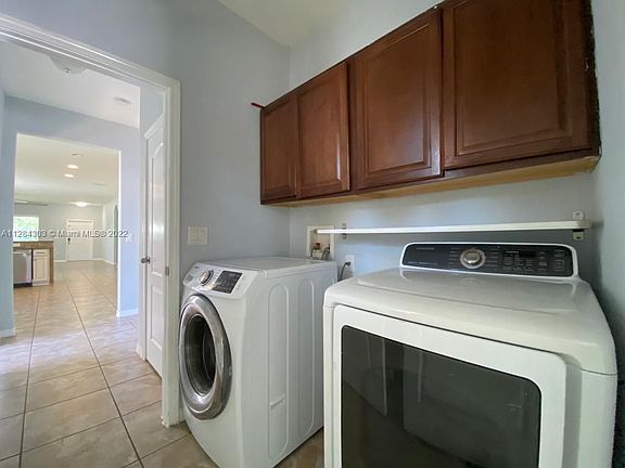 5th image of 15611 Braintree Ln #15611