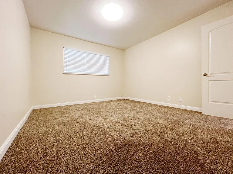 Laurel Heights — Photo 2