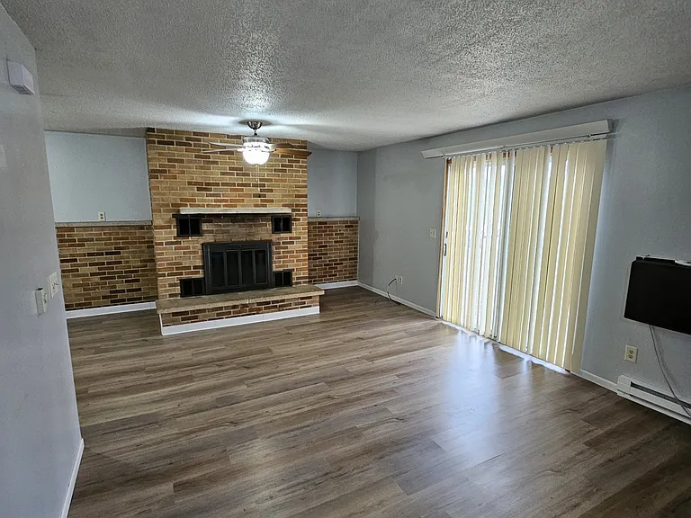 1112 Oakview Dr #9 — Photo 9