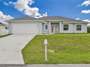 3207 37th St SW, Lehigh Acres, FL 33976