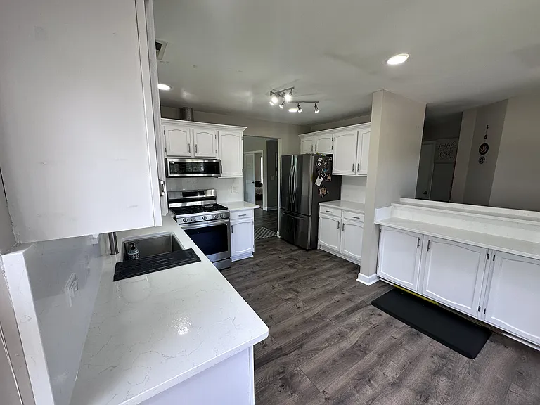 202 E Fabish Dr — Photo 6