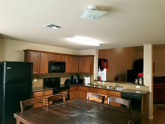 3rd image of 3027 Glenrose Dr