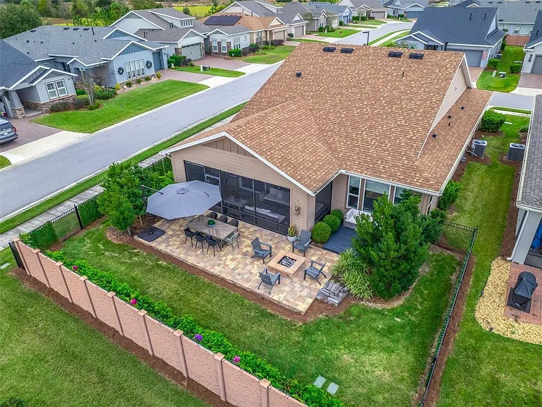 5672 NW 40th Pl — Photo 34