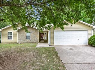 1320 Foxvale Dr, Hampton, GA 30228