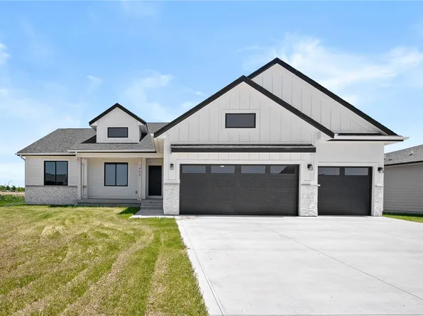 1405 NE Heritage Dr, Grimes, IA 50111