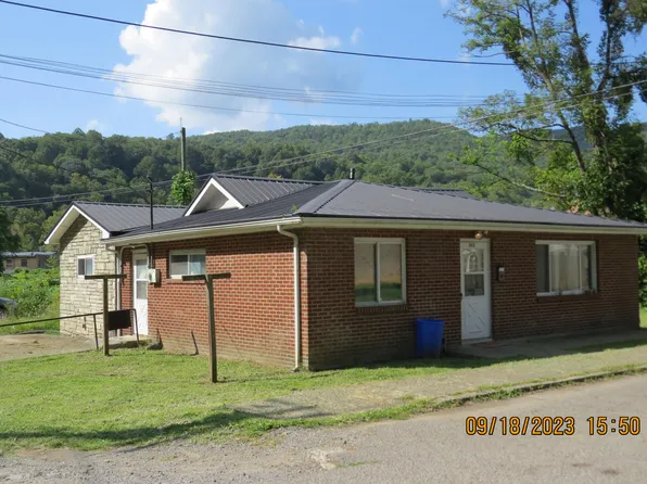 302 Central St, Cumberland, KY 40823